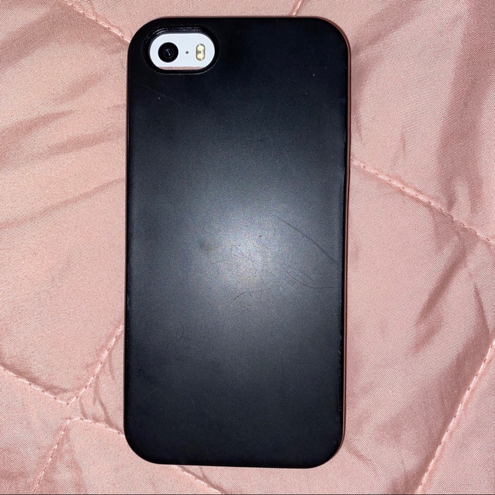 🥀IPHONE SE CASE  3/$20